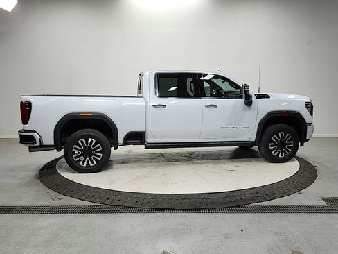 Used 2026 GMC Sierra 2500 Denali Ultimate image 8