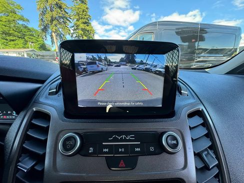 Used 2022 Ford Transit Connect XLT FWD image 19