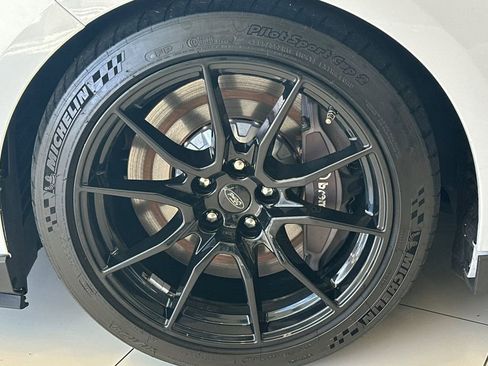 Used 2019 Ford Mustang Shelby GT350 w/ Technology Package image 19