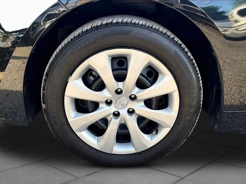 Used 2022 Toyota Corolla LE FWD image 11