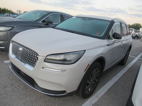 Certified 2021 Lincoln Corsair FWD w/ Equipment Group 101A image 3