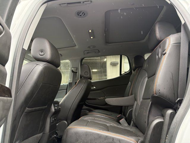 Used 2023 GMC Acadia AT4 w/ Technology Package AWD/4WD image 23