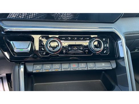 Used 2024 GMC Sierra 1500 Denali AWD/4WD image 11
