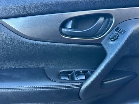 Used 2017 Nissan Rogue Sport S w/ S Appearance Package image 12