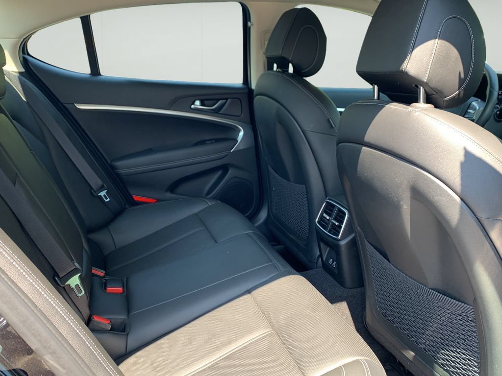 Certified 2026 Genesis G70 2.5T RWD image 37