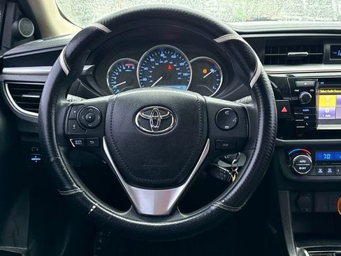 Used 2014 Toyota Corolla LE image 12