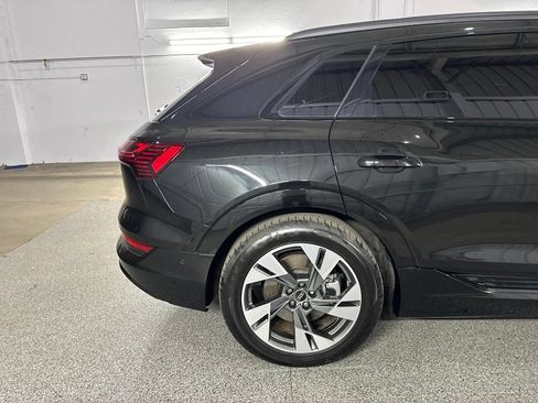 Used 2021 Audi e-tron Premium w/ Convenience Plus Package AWD/4WD image 8
