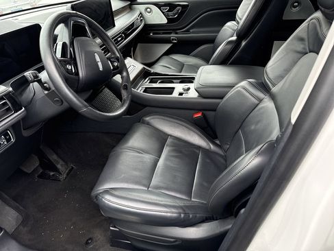 Used 2025 Lincoln Aviator Reserve w/ Equipment Group 201A image 9