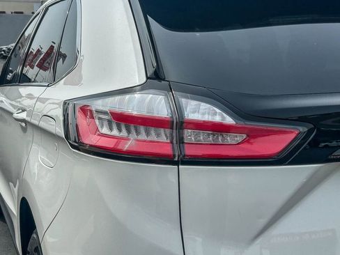 Used 2023 Ford Edge SEL image 10