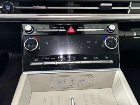 Certified 2025 Hyundai Santa Fe SEL image 52