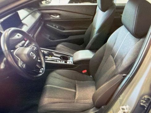 Used 2025 Honda Accord Sport image 6