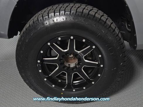 Used 2021 Toyota Tacoma SR5 RWD image 9