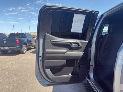 Used 2023 GMC Sierra 1500 AT4 w/ Technology Package AWD/4WD image 14