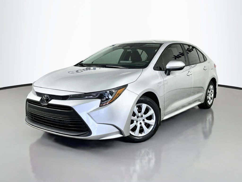 Used 2024 Toyota Corolla LE FWD image 3