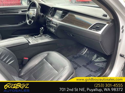 Used 2015 Hyundai Genesis 3.8 w/ Option Group 02 RWD image 31