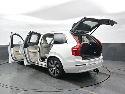 Used 2024 Volvo XC90 T8 Ultimate w/ Protection Package Premier AWD/4WD image 45