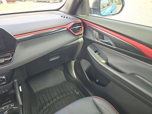 Used 2025 Chevrolet TrailBlazer RS w/ Convenience Package image 12