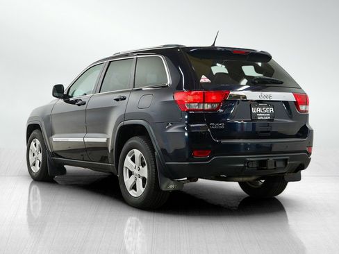 Used 2011 Jeep Grand Cherokee Laredo image 3