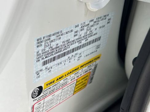 New 2025 Lincoln Navigator L Reserve w/ Jet Appearance Package image 32