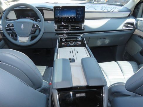 Used 2022 Lincoln Navigator Black Label AWD/4WD image 23