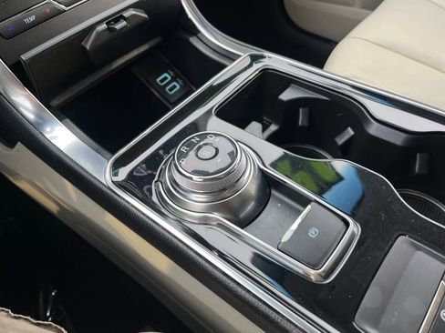 Used 2019 Ford Edge Titanium w/ Cold Weather Package image 36