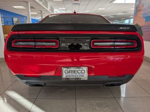 Used 2016 Dodge Challenger SRT Hellcat RWD image 5