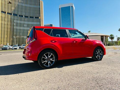 Used 2022 Kia Soul GT-Line FWD image 7