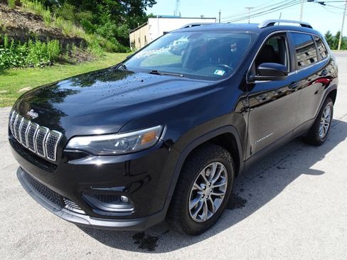 Used 2020 Jeep Cherokee Latitude Plus w/ Cold Weather Group AWD/4WD image 2