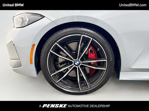 Used 2024 BMW 330i Sedan w/ M Sport Package RWD image 9