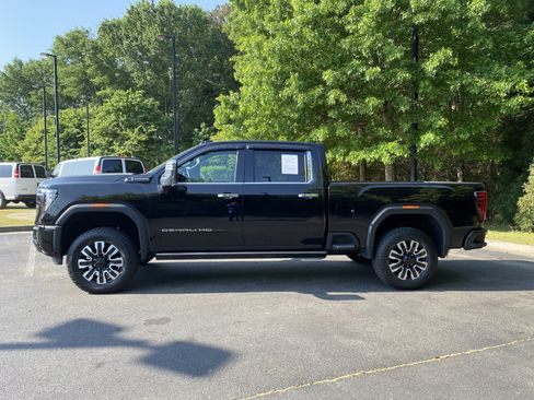 Used 2024 GMC Sierra 2500 Denali Ultimate AWD/4WD image 6