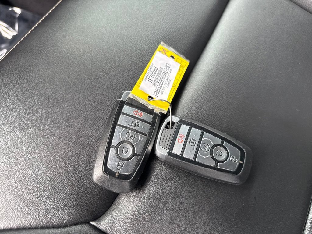 Used 2024 Ford Explorer XLT w/ Equipment Group 202A AWD/4WD image 27