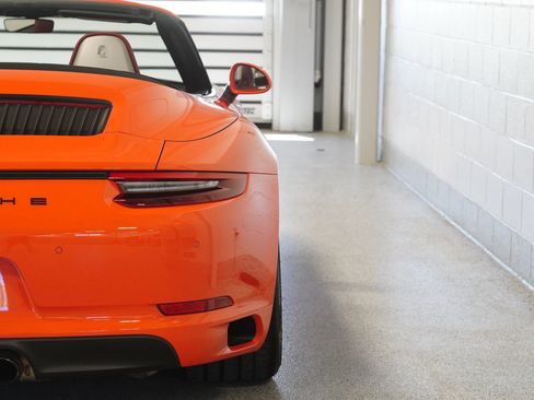 Used 2018 Porsche 911 Carrera GTS RWD image 13