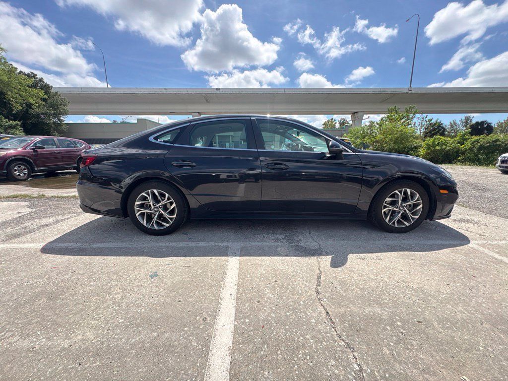 Used 2023 Hyundai Sonata SEL FWD image 2