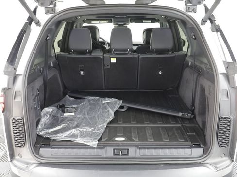 Certified 2026 Land Rover Discovery S AWD/4WD image 19