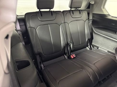 Used 2022 Jeep Grand Cherokee L Limited AWD/4WD image 15