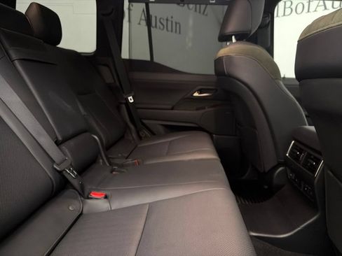 Used 2025 Lexus GX 550 AWD/4WD image 31