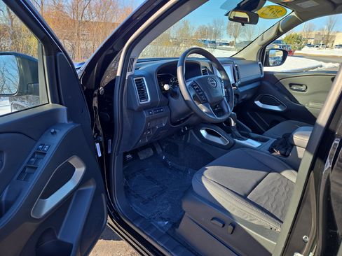 Certified 2023 Nissan Frontier SV w/ Technology Package image 12