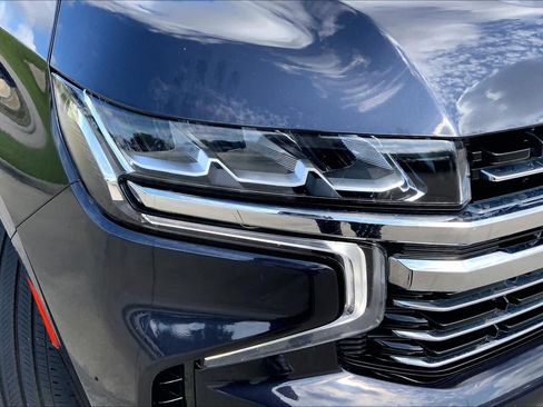 Used 2024 Chevrolet Suburban LT RWD image 26