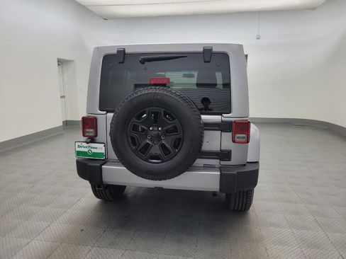 Used 2017 Jeep Wrangler Unlimited Sahara w/ Connectivity Group AWD/4WD image 7