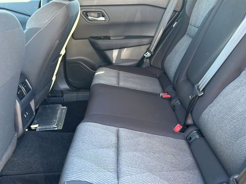 Certified 2025 Nissan Rogue SV image 18