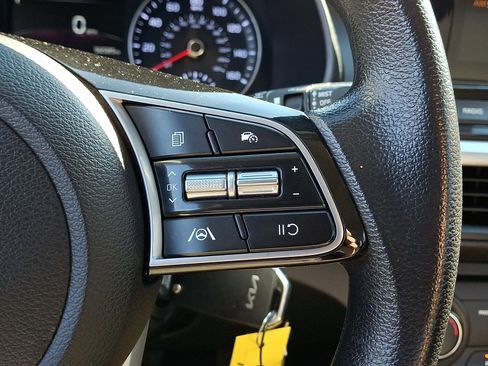 Used 2023 Kia Forte LXS image 21