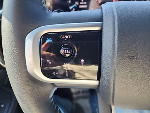 New 2025 Nissan Armada SL w/ Captain's Chari Seat Package image 20