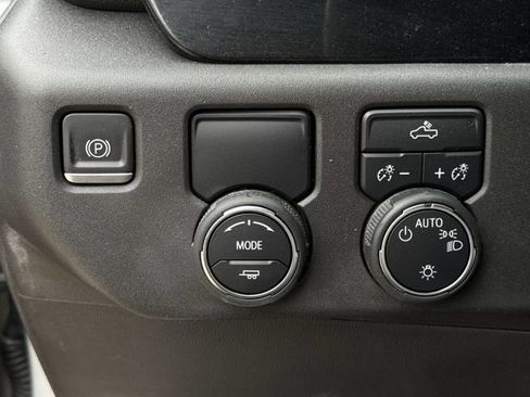 Used 2022 Chevrolet Silverado 1500 LT image 22