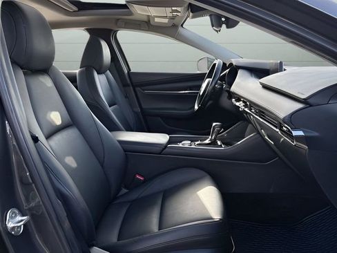 Used 2022 MAZDA MAZDA3 s image 26