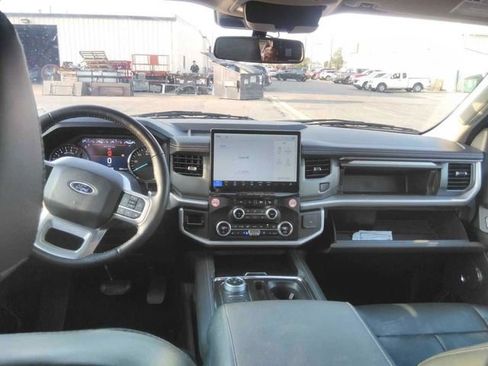 Used 2024 Ford Expedition Max XLT AWD/4WD image 4
