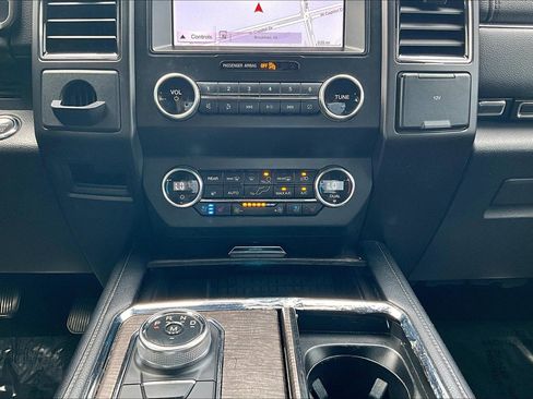 Used 2019 Ford Expedition Max Limited image 13
