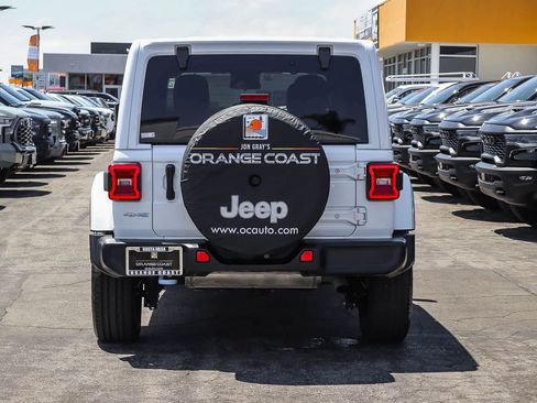Used 2024 Jeep Wrangler Unlimited Sahara AWD/4WD image 5