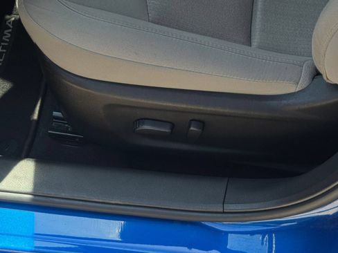 Used 2025 Nissan Altima 2.5 SV FWD image 22