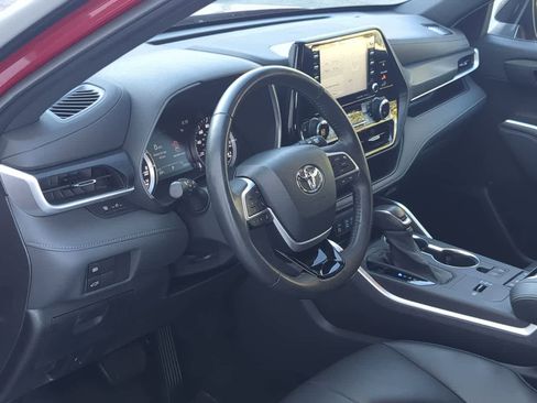 Used 2022 Toyota Highlander XSE image 10