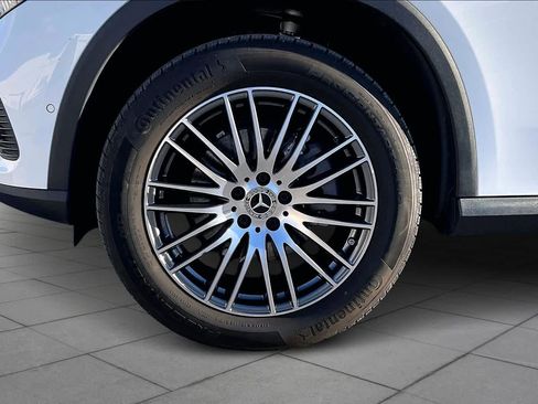 Used 2023 Mercedes-Benz GLC 300 GLC 300 image 10